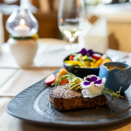 Jaegerhof Hotel 4*