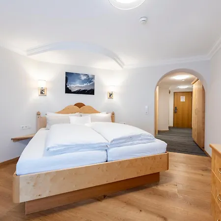 Jaegerhof Hotel 4*