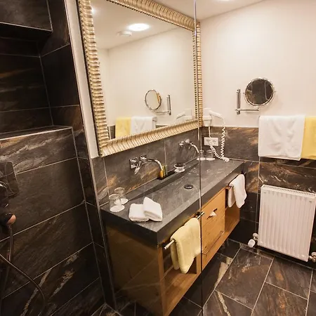 فندق Jaegerhof 4*