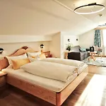Jaegerhof Szálloda 4*
