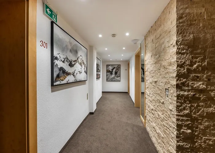 Отель Jagerhof 4*