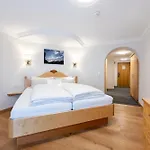 Jägerhof Hotell 4*